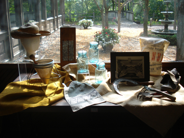 http://www.morrisoncountyhistory.org/museumpics/buildex15.jpg Can you see the 3 new pieces?