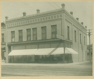 Victor Clothing Company Renovations, 1922